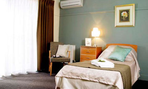 Regis Karingal Manor - Seniors Australia 0