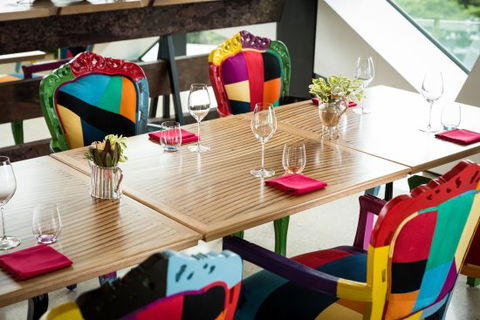 The D'Arenberg Cube Restaurant - Seniors Australia 0