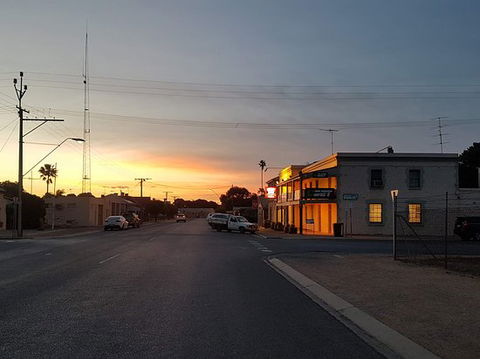 Rising Sun Hotel - Seniors Australia 0