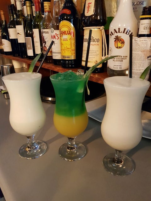 Trinity Beach Bar & Grill - Seniors Australia 3