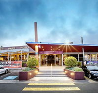 Sandown Park Hotel - Seniors Australia
