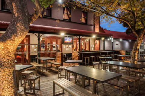 Kelly's Hotel - Seniors Australia 0