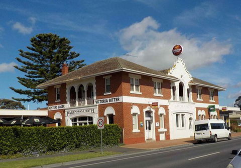 Pakenham Hotel - Seniors Australia 0
