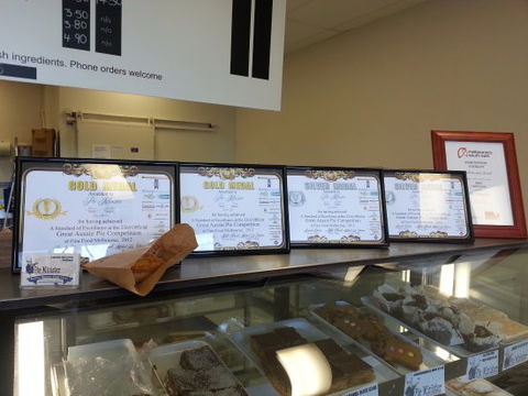 Pie Minister - Seniors Australia 0