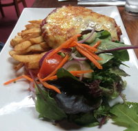 Victoria Hotel Woodend - Seniors Australia