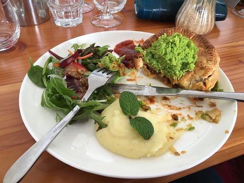 Lake Edge Cafe - Seniors Australia 0