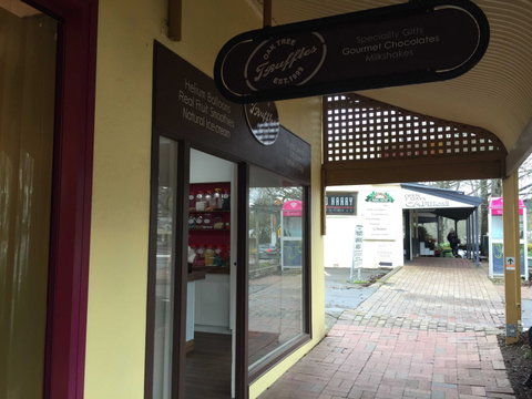Oaktree Truffles - Seniors Australia 0