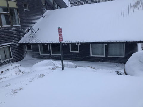 Snowy Gums Chalet - Seniors Australia 2