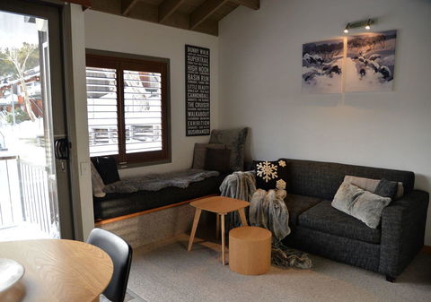CHILL-OUT @ THREDBO - Seniors Australia 1