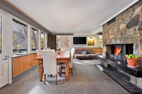 Pure Chalet Thredbo - Seniors Australia 14