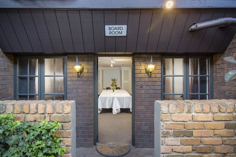 Adelaide Inn - Seniors Australia 12
