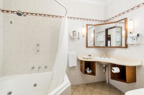 Adelaide Inn - Seniors Australia 18