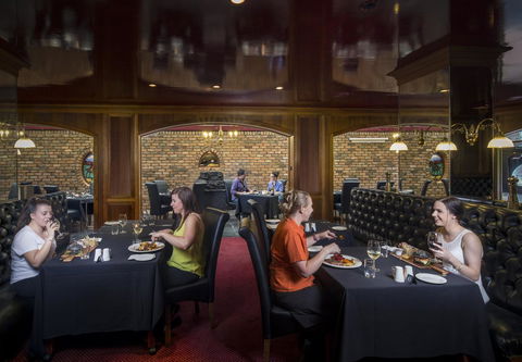 Adelaide Inn - Seniors Australia 20