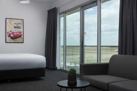 Rydges Pit Lane - Seniors Australia 25