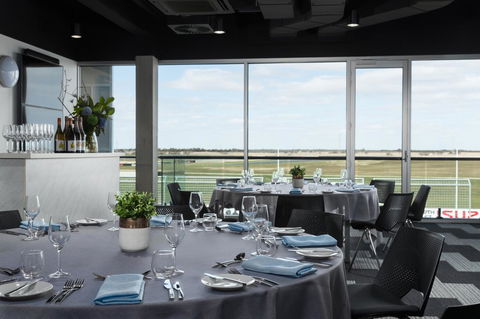 Rydges Pit Lane - Seniors Australia 6