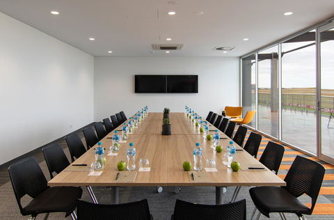 Rydges Pit Lane - Seniors Australia 40