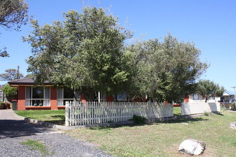 Maslin Beach House - Seniors Australia 19
