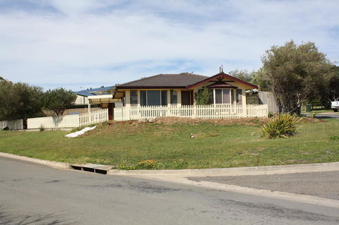 Maslin Beach House - Seniors Australia 0