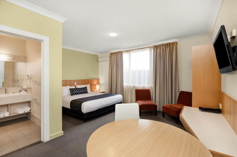 Adelaide Road Motor Lodge - Seniors Australia 13