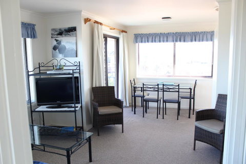 Narooma Palms Holiday Apartments - Seniors Australia 5