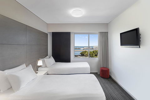 Adina Apartment Hotel Darwin Waterfront - Seniors Australia 3
