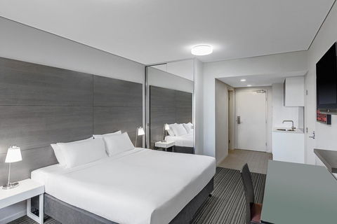 Adina Apartment Hotel Darwin Waterfront - Seniors Australia 14