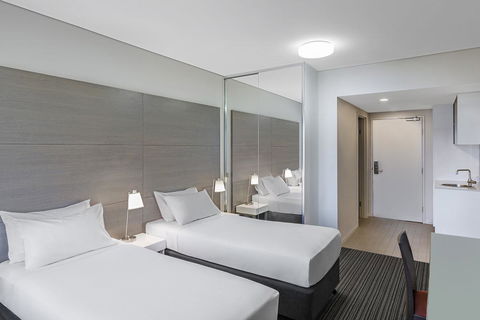 Adina Apartment Hotel Darwin Waterfront - Seniors Australia 2
