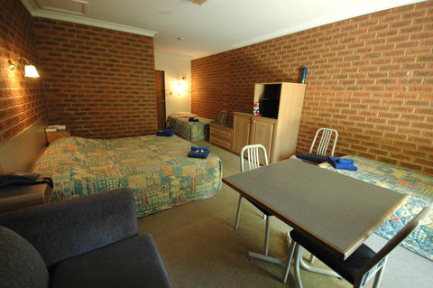 Burra Motor Inn - Seniors Australia 40