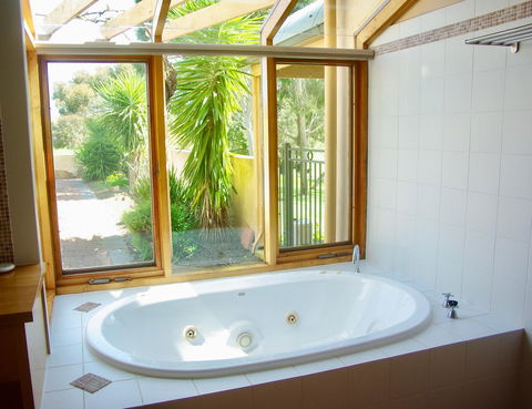 Scobie Lane Retreat - Seniors Australia 6