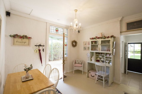 Jasmine's Barossa Valley Cottage - Seniors Australia 3