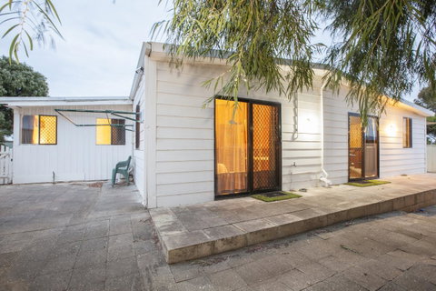 Rustic Retreat Esperance - Seniors Australia 32