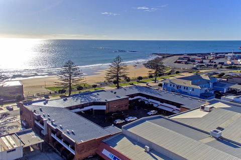 Beachfront Voyager Motor Inn - Seniors Australia 5