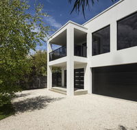 Pearl Hawley Beach - Seniors Australia