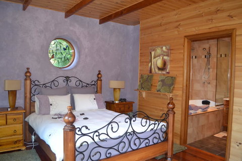 Whispering Spirit Holiday Cottages & Mini Ponies - Seniors Australia 3
