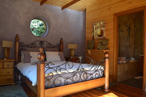 Whispering Spirit Holiday Cottages & Mini Ponies - Seniors Australia 17