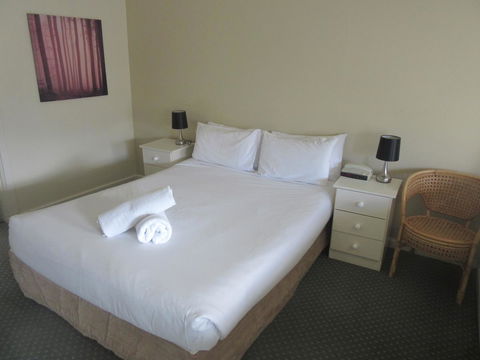 Abel Tasman Airport Motor Inn - Seniors Australia 0