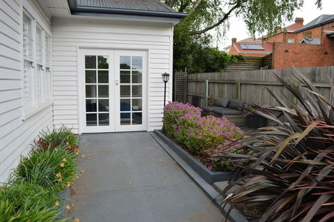 Lyttleton Cottage - Seniors Australia 21