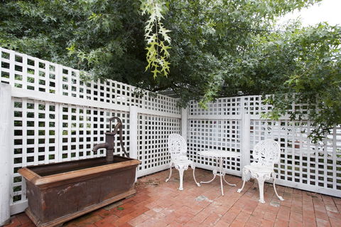 White Dove Cottage Bed And Breakfast - Seniors Australia 8