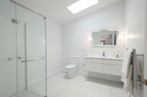 White Dove Cottage Bed And Breakfast - Seniors Australia 4