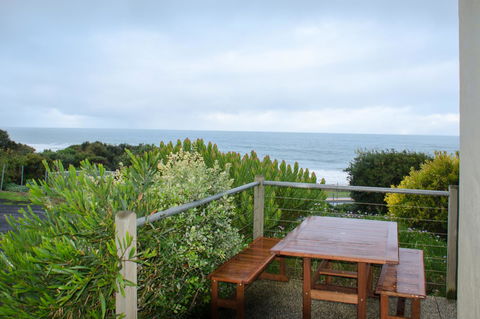 A Great Ocean Road Resort Whitecrest. - Seniors Australia 14