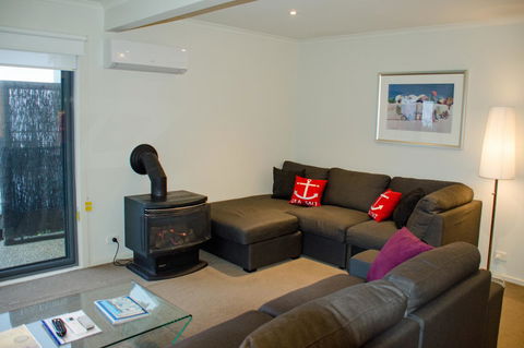 A Great Ocean Road Resort Whitecrest. - Seniors Australia 17
