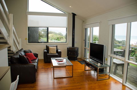 A Great Ocean Road Resort Whitecrest. - Seniors Australia 23