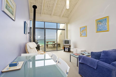 A Great Ocean Road Resort Whitecrest. - Seniors Australia 13