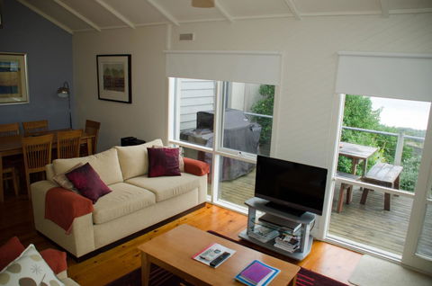 A Great Ocean Road Resort Whitecrest. - Seniors Australia 39