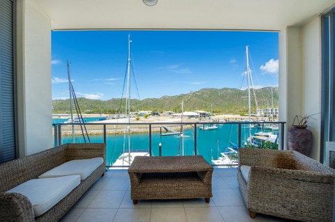 Absolute Waterfront Magnetic Island - Seniors Australia 13