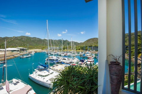 Absolute Waterfront Magnetic Island - Seniors Australia 30