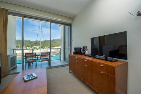 Absolute Waterfront Magnetic Island - Seniors Australia 26