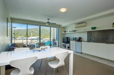 Absolute Waterfront Magnetic Island - Seniors Australia 17