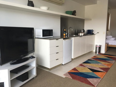 Absolute Waterfront Magnetic Island - Seniors Australia 9