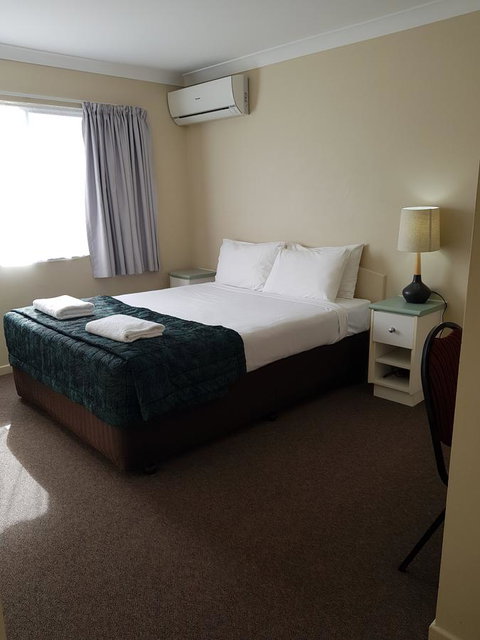 Earls Court Motel & Apartments - Seniors Australia 13